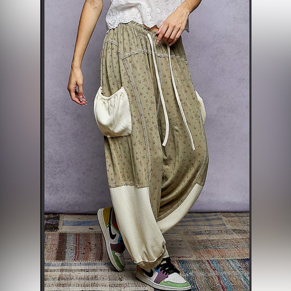 208 40% OFF POL oversized floral pants